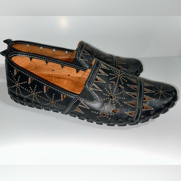 Spring Step Fusaro Comfort Black Leather Cut Outs Slip On Loafer Flats Sz 38 7.5 - Picture 1 of 6